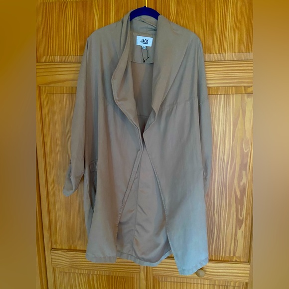 Tan Trench - Picture 1 of 2